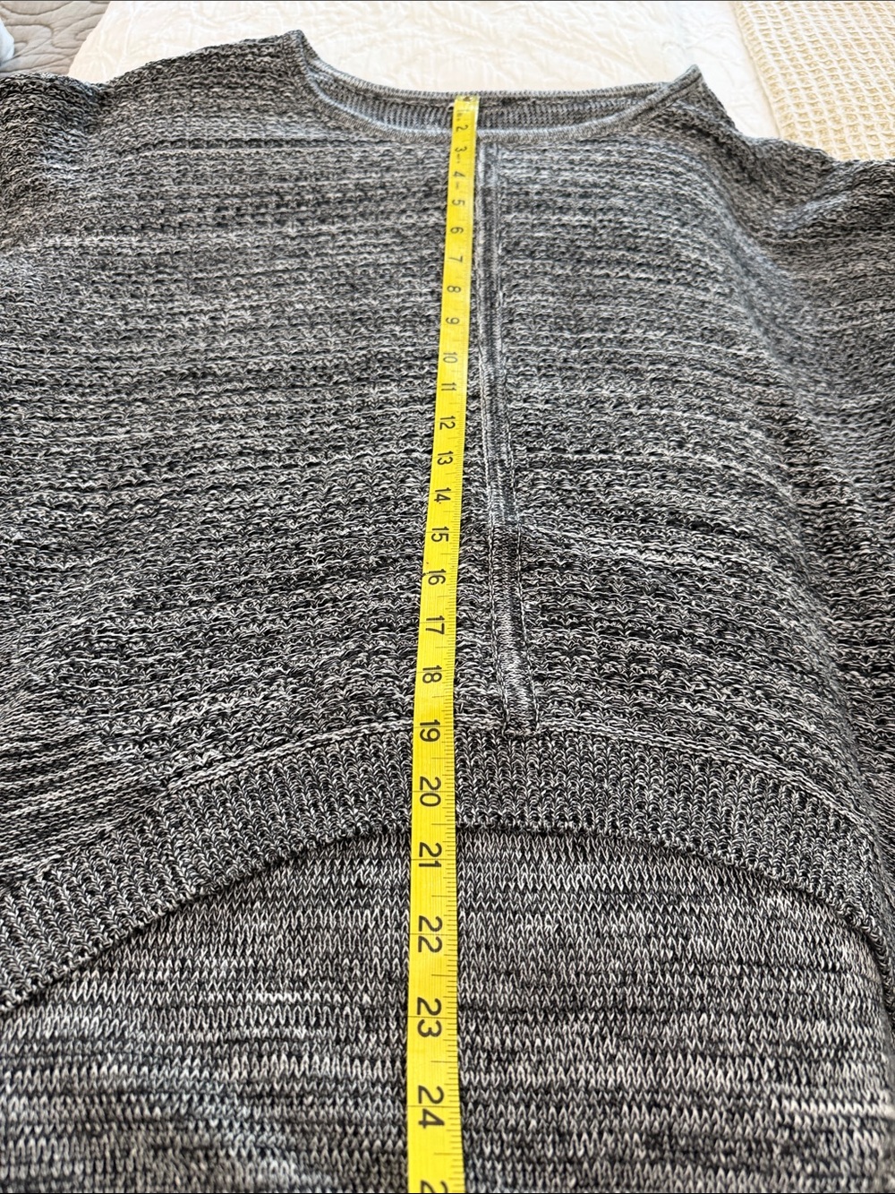 Gray Short-Sleeve Knit Sweater - Comfortable Everyday Layer - Picture 9 of 14